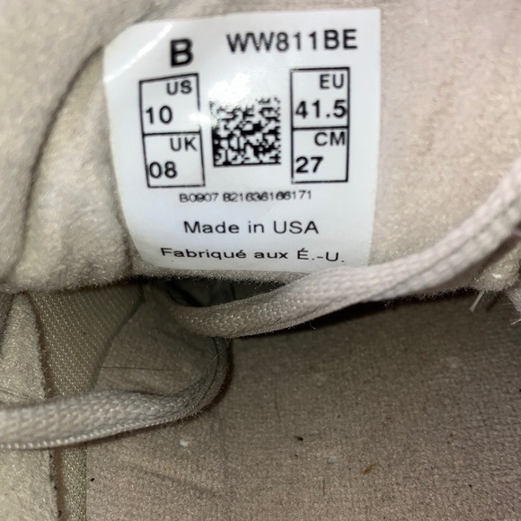 New Balance Women's size 10 walking / running shoes/ Sneakers gray w/ high soles - Picture 5 of 16